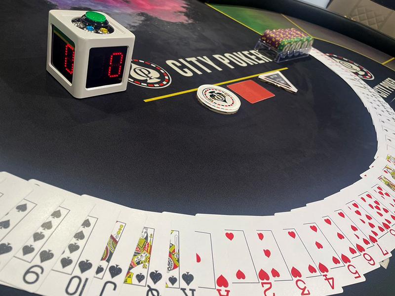 对手连续小额下注，你的加注时机到了